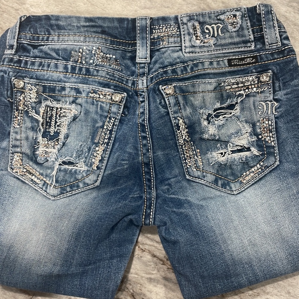 Buckle Miss Me Signature Straight 27 Waist Women’s Denim Jeans.